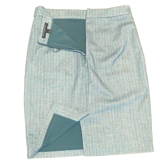 SALE!🍌 Banana Republic Skirt, size 2 - Picture 2 of 4